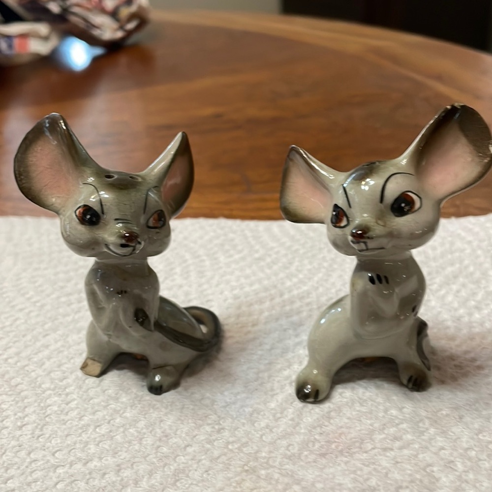 Adorable Vintage Mice salt and pepper shakers. $15